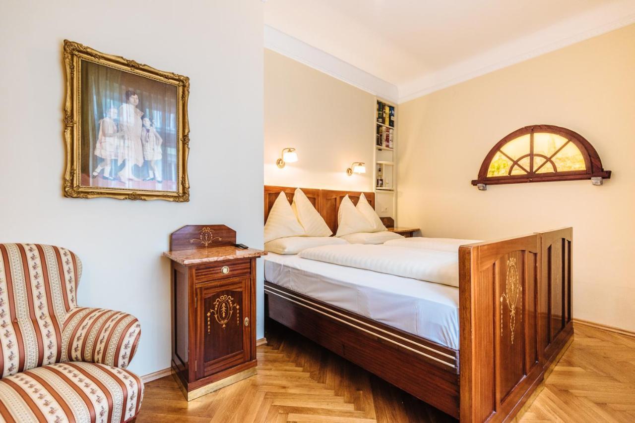 Hotel Drei Hasen มาเรียตเซลล์ ภายนอก รูปภาพ