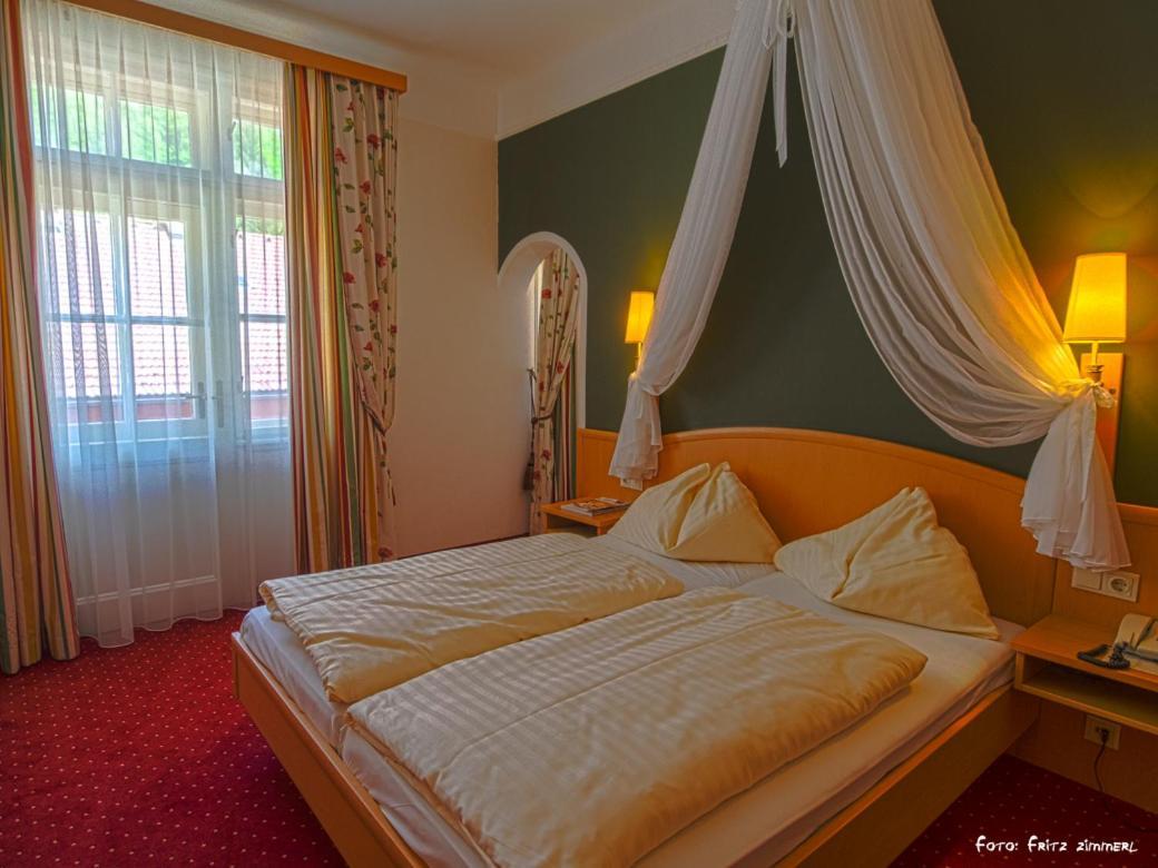 Hotel Drei Hasen มาเรียตเซลล์ ห้อง รูปภาพ