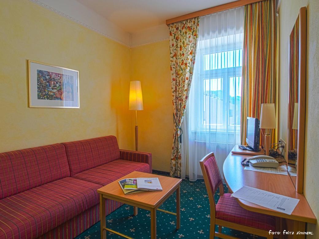 Hotel Drei Hasen มาเรียตเซลล์ ห้อง รูปภาพ